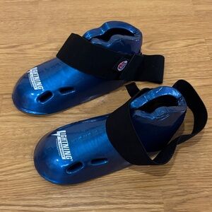 Pro force lightning kicks sparring shoes/foot gear-size3-4 child medium-blue